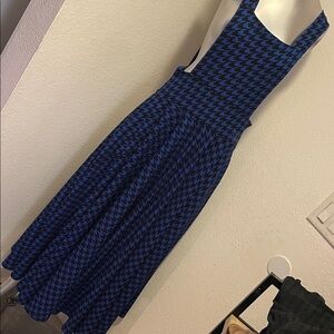 Chic Blue Houndstooth Midi Dress